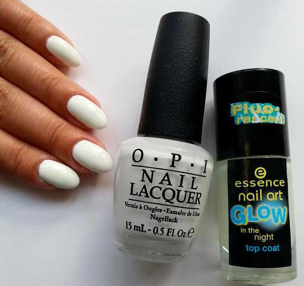 Nail Art per Halloween che si illumina al buio