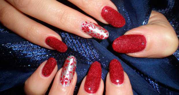Nail Art rosso e argento - Beautydea