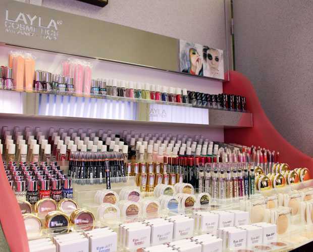 layla cosmetics make up