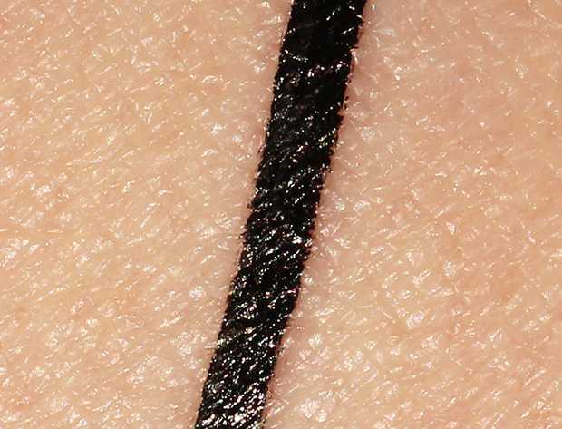 swatches eyeliner Pupa