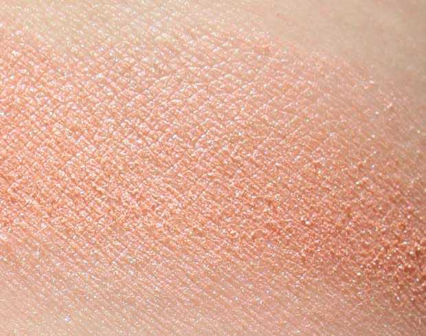 swatch blush in perle avon