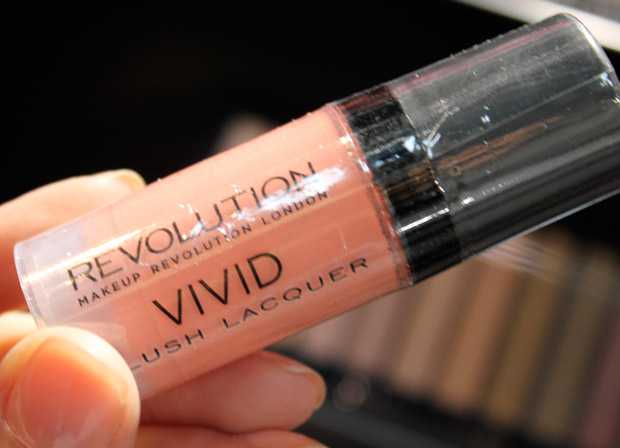 blush liquido make up revolution