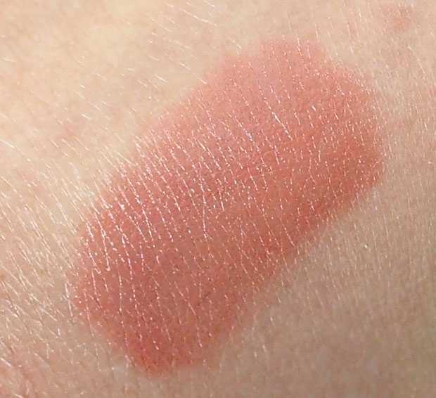 absolutely flawless swatch rossetto make up revolution