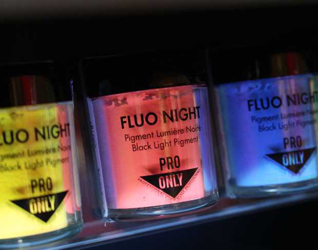 fluo night pigmenti fosforescenti make up for ever