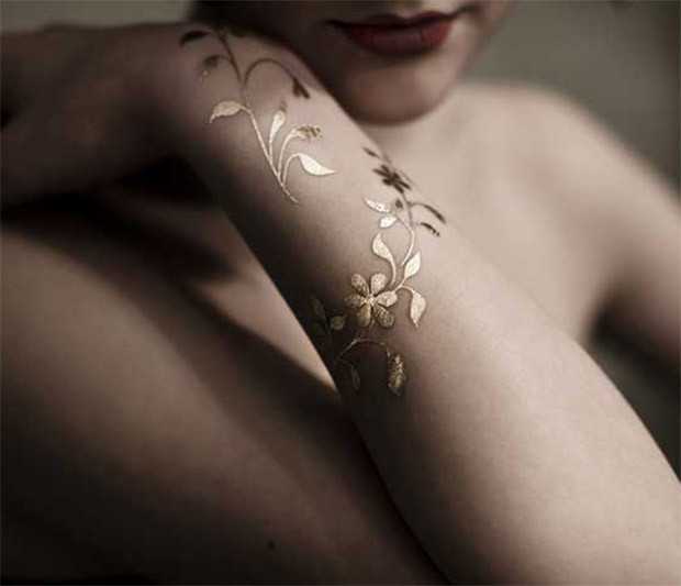 tatuaggi oro con fiori