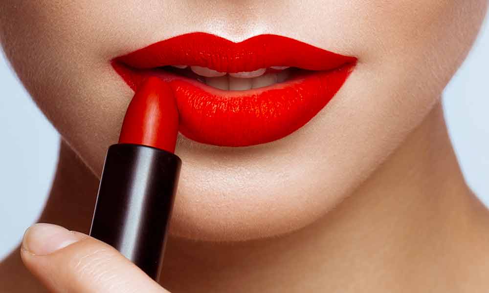 Scegliere il rossetto in base al colore dei denti Scegliere il rossetto in base al colore dei denti
