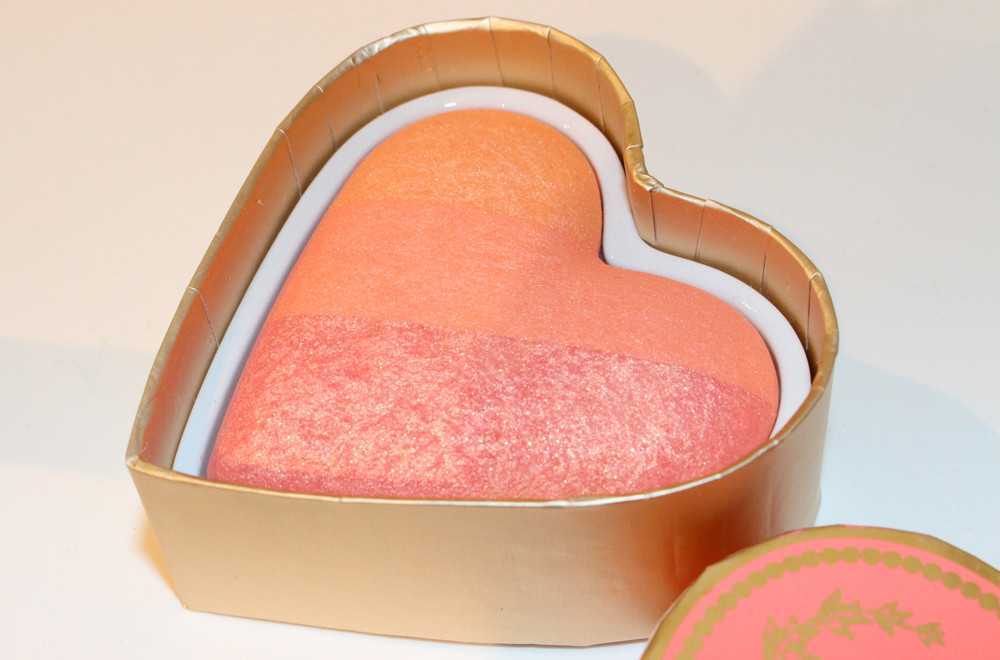 Too Faced blush a cuore