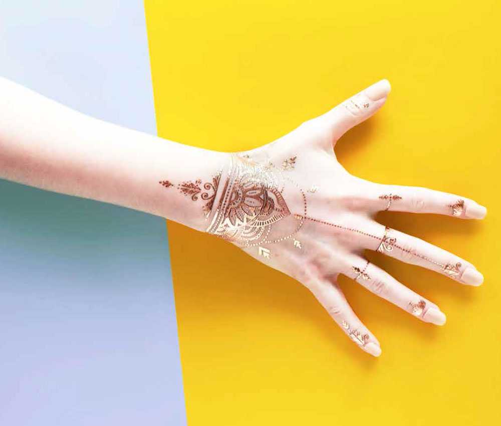 tatuaggi temporanei metallizzati mani