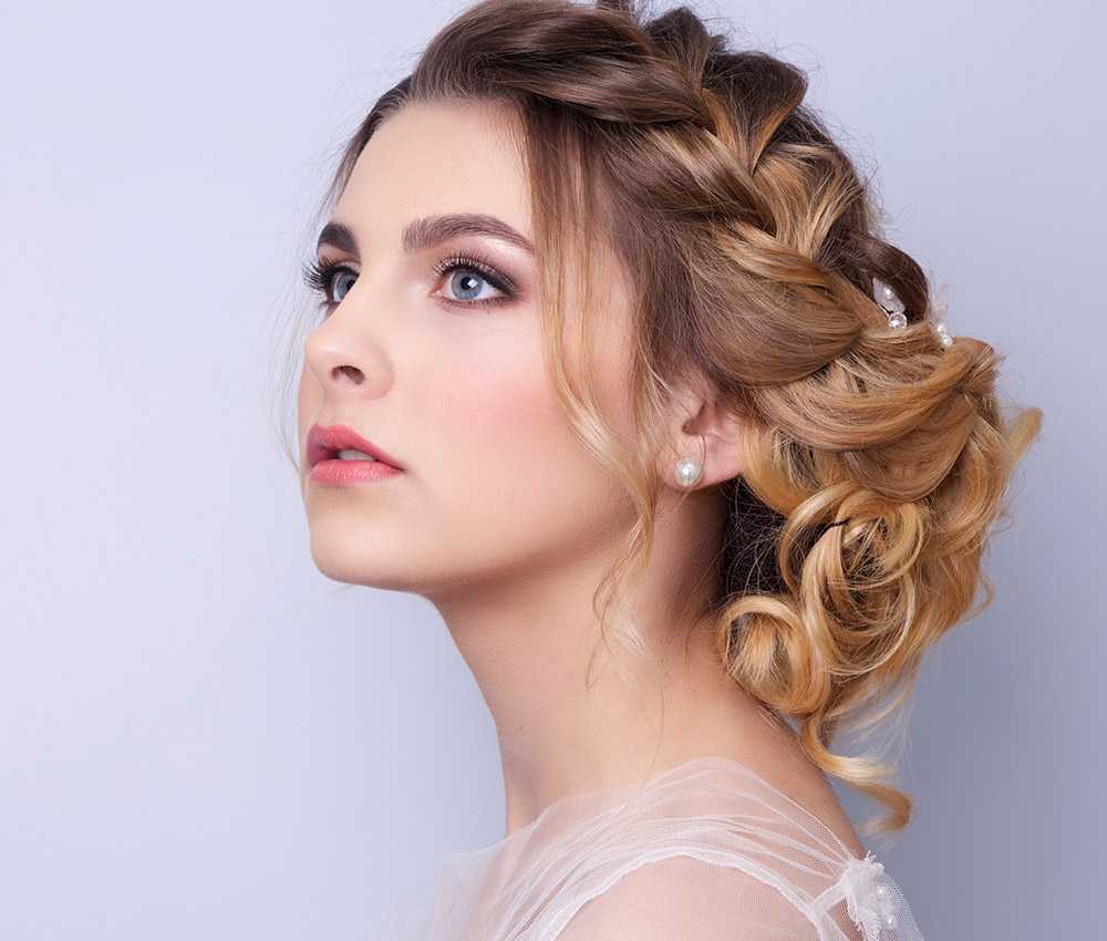 Raccolto Capelli Sposa con Treccia