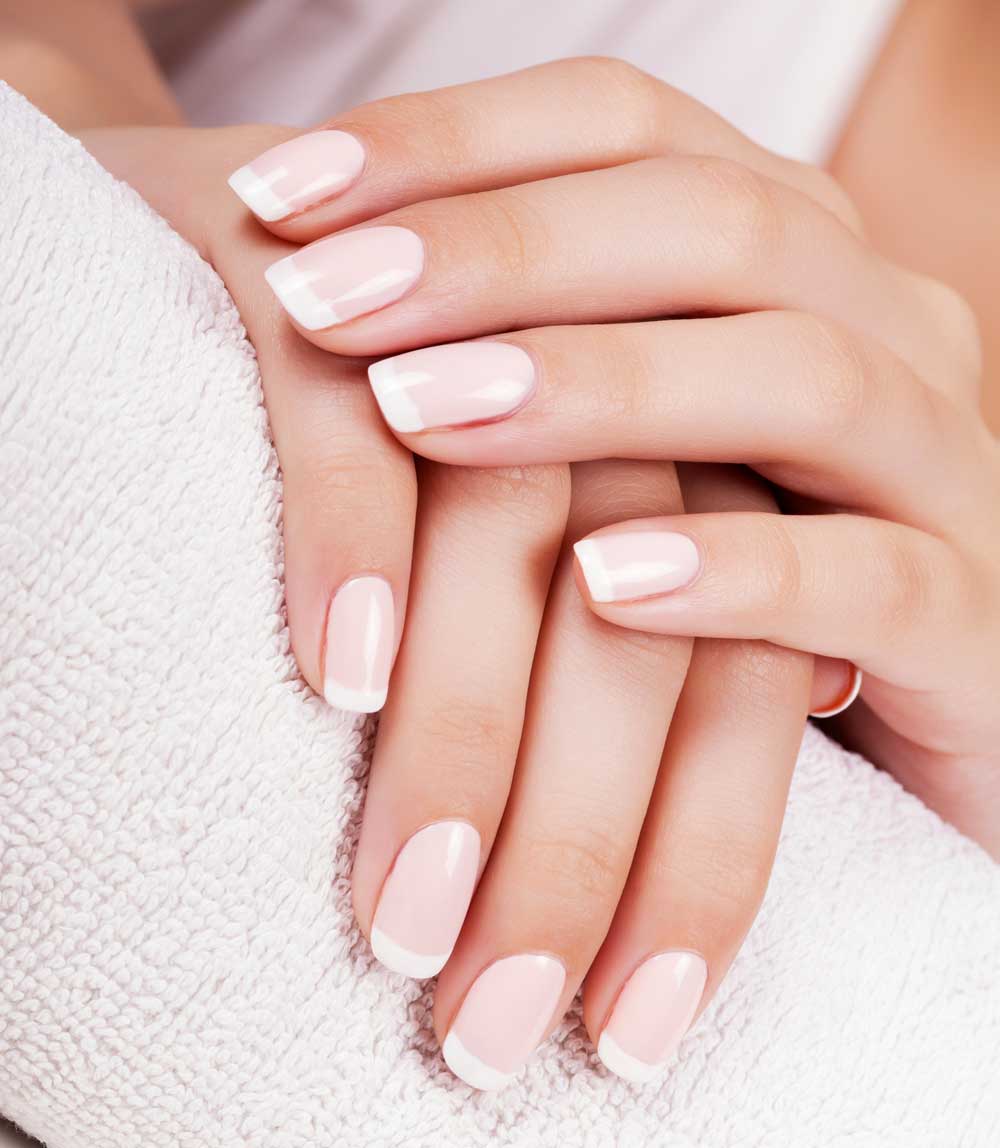 french manicure rosa elegante