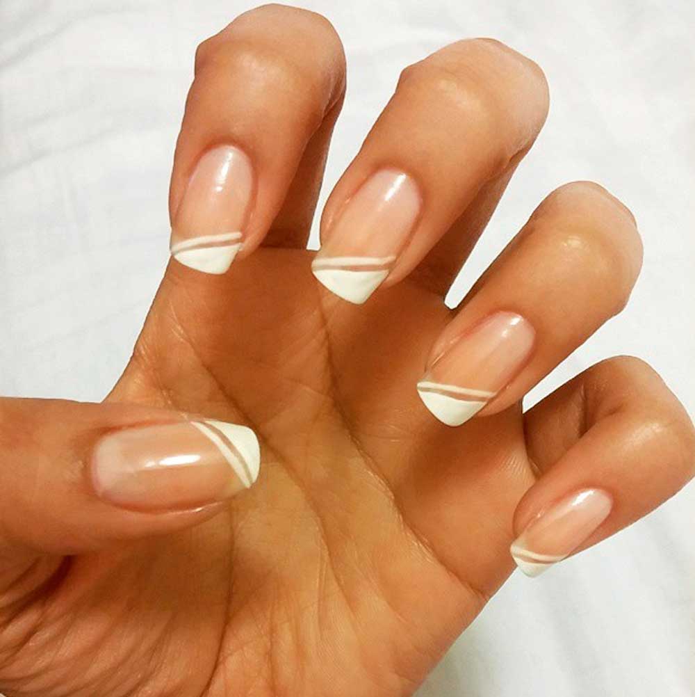 French manicure diagonale bianca