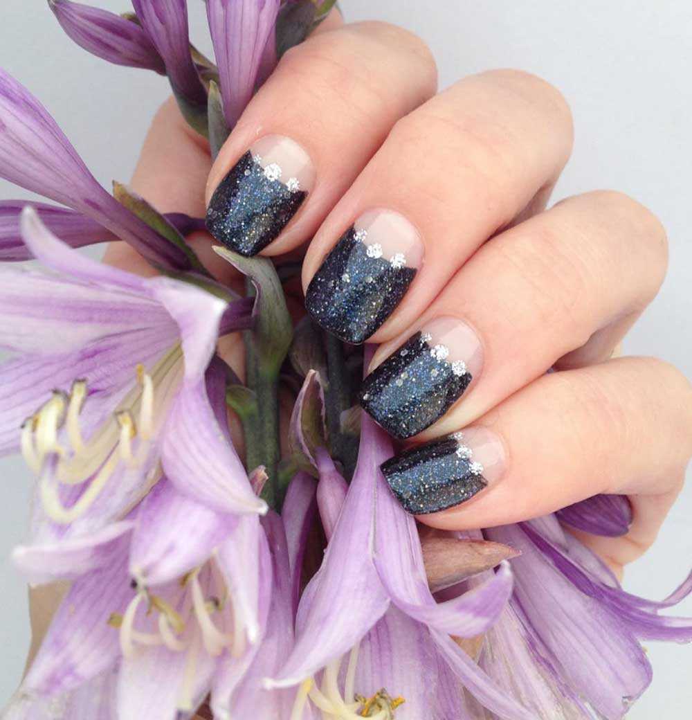 Half moon manicure elegante