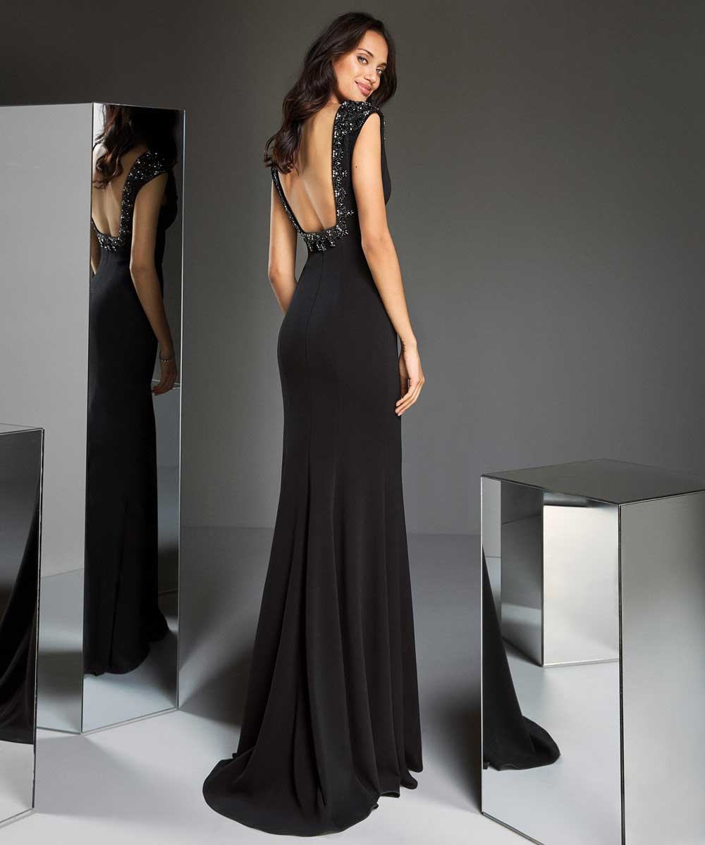 Vestito nero elegante Pronovias