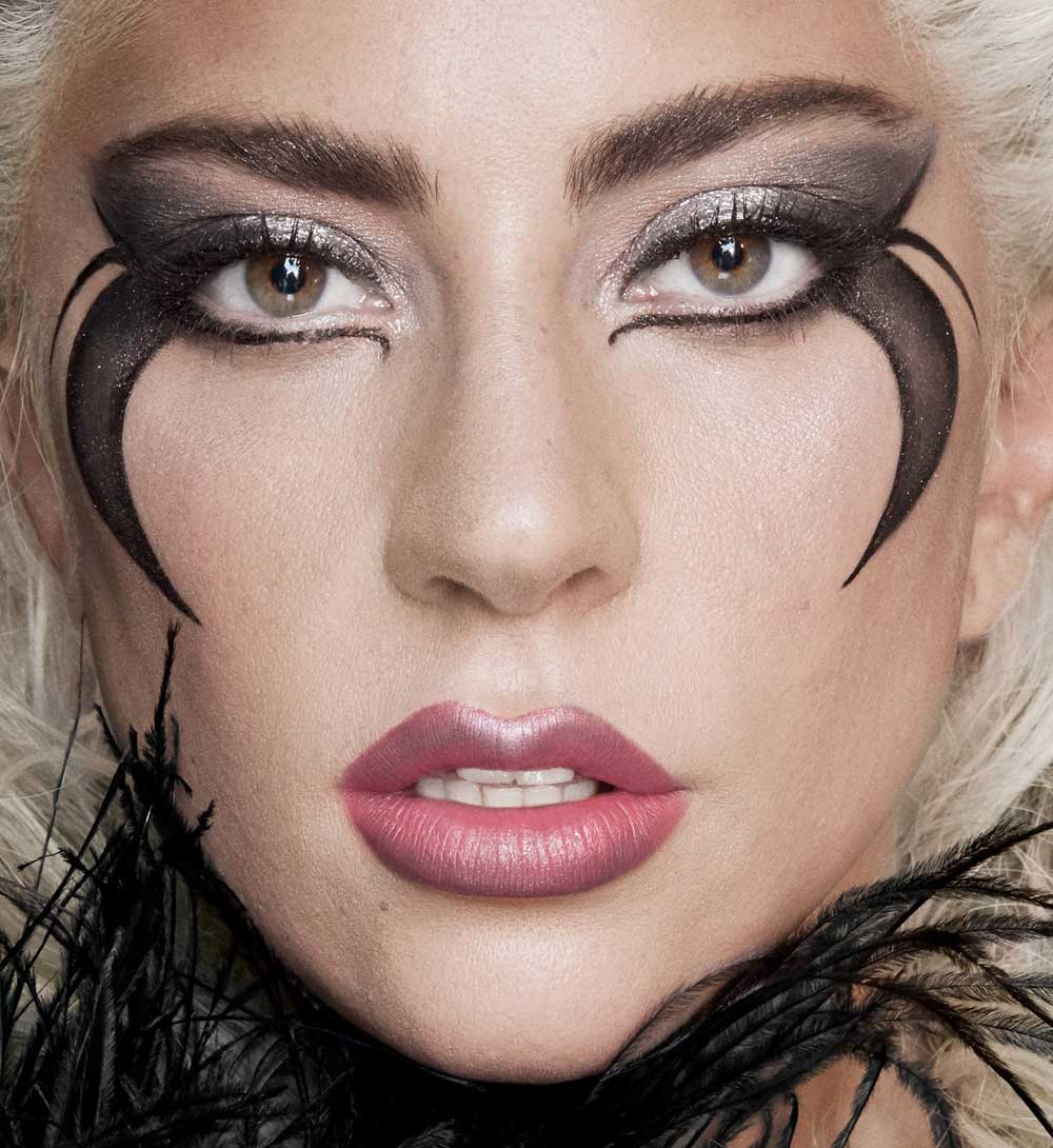 Trucco occhi e labbra Lady Gaga 