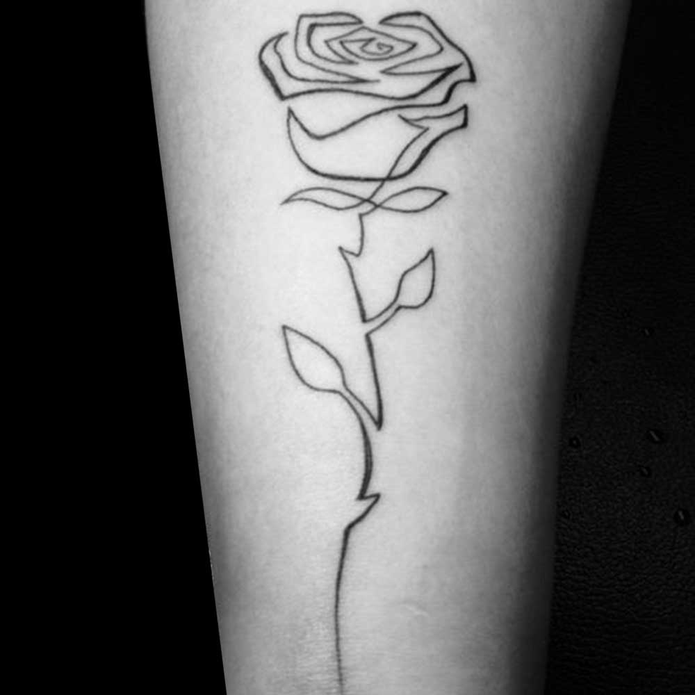 Tatuaggio rose stilizzate