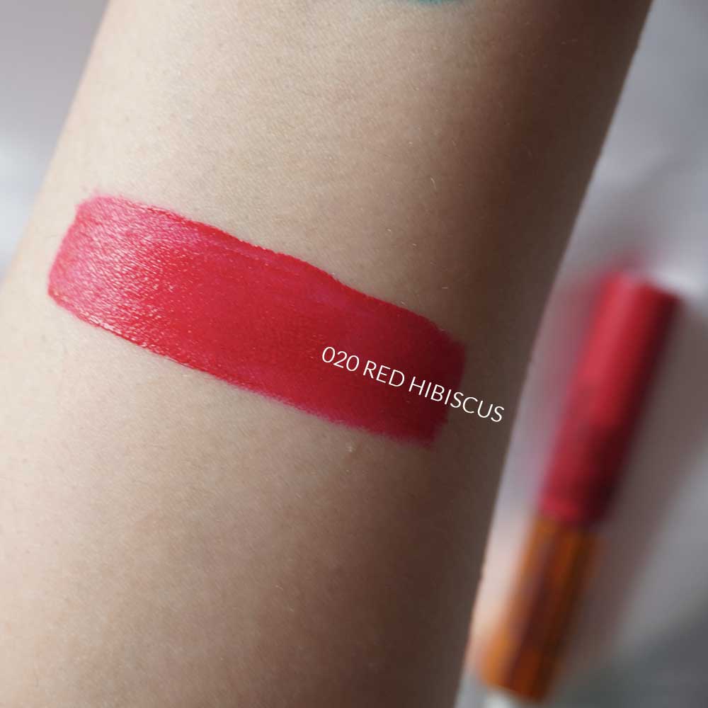 Swatches rossetto liquido rosso Pupa Sunset Blooming