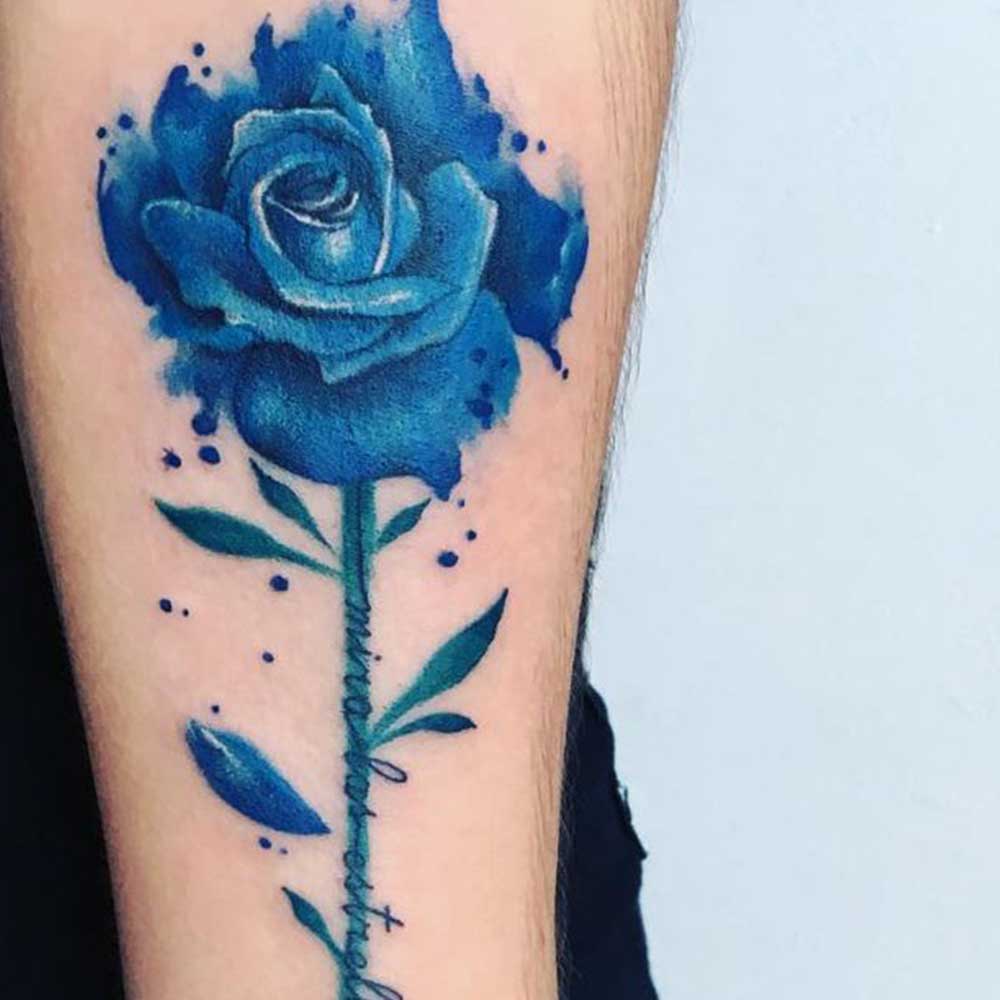 Tatuaggio rosa blu