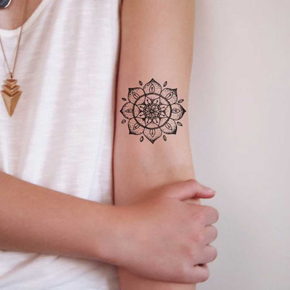 tatuaggio braccio femminile