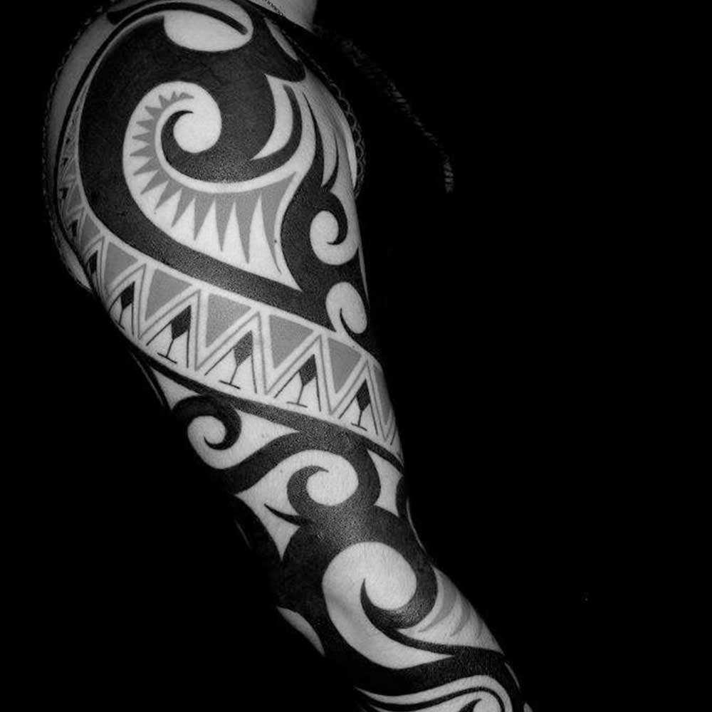 tatuaggi tribali braccio