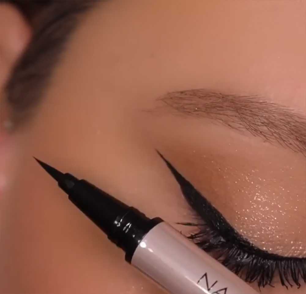 Serial Liner Nabla trucco Natale 2018 Serial Liner Nabla trucco Natale 2018