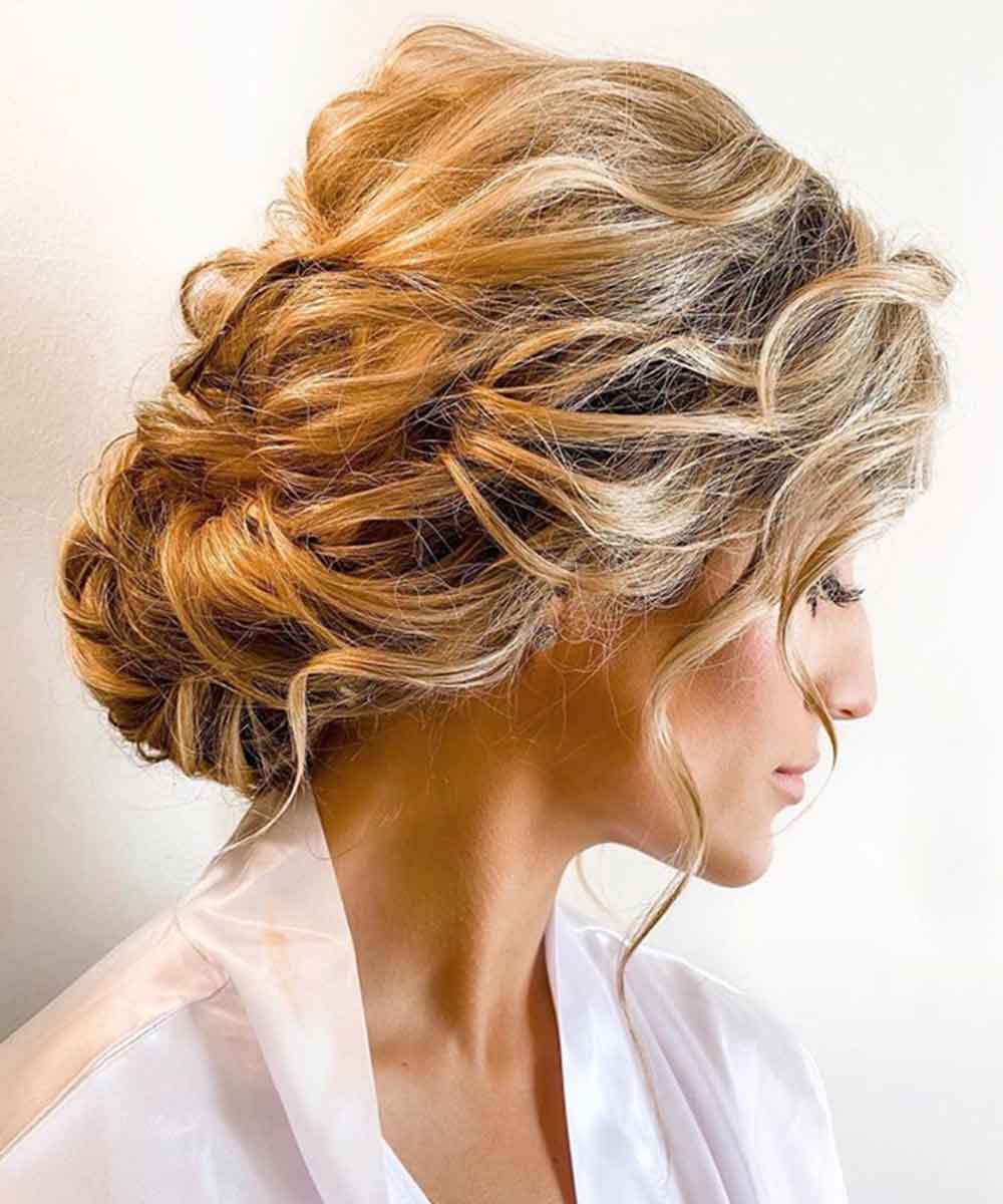 Acconciatura capelli ricci Acconciatura capelli ricci