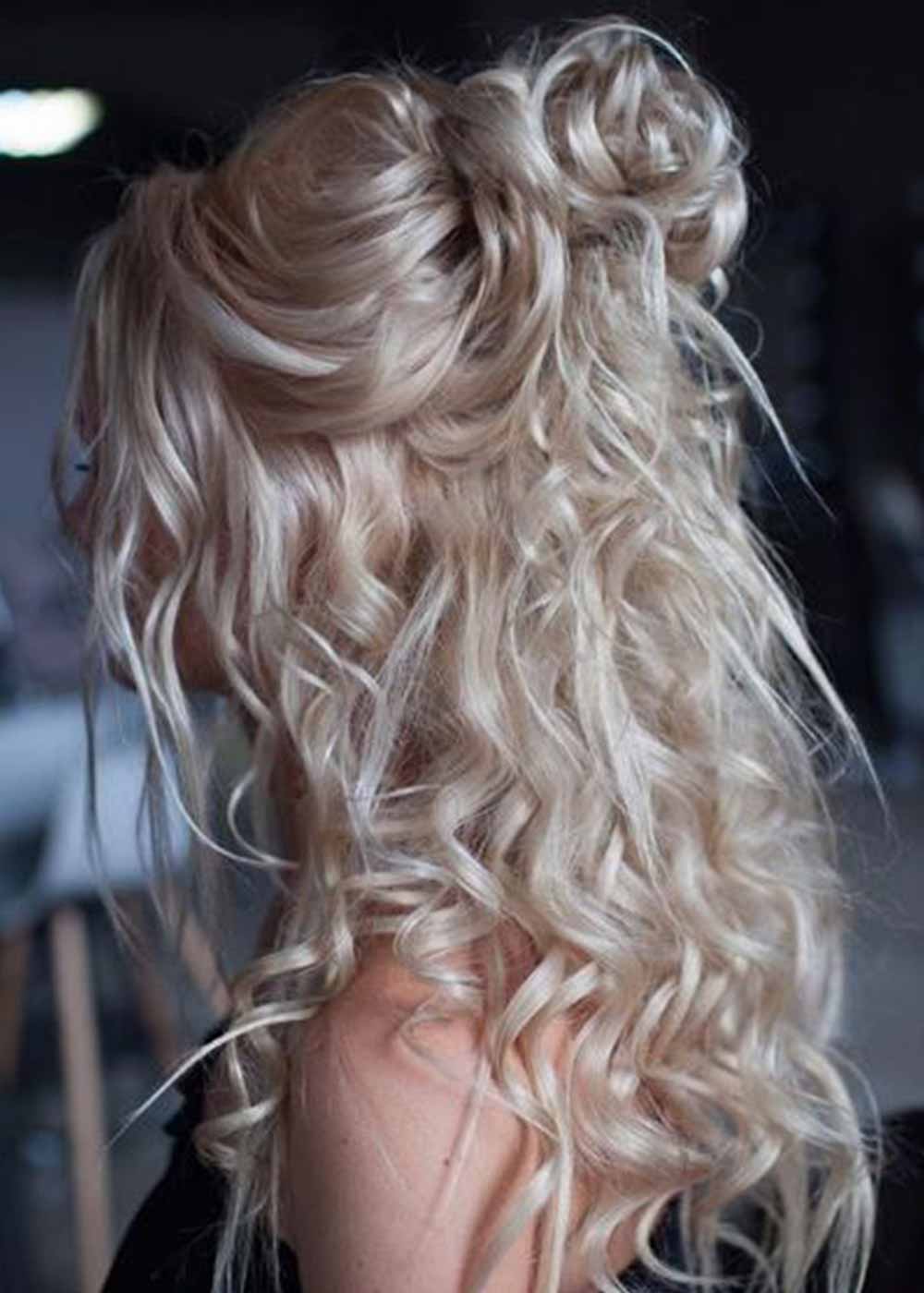 Acconciature capelli ricci: 150 idee semplici e bellissime