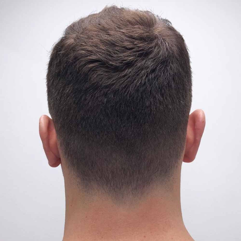 Haircut cortissimo maschile