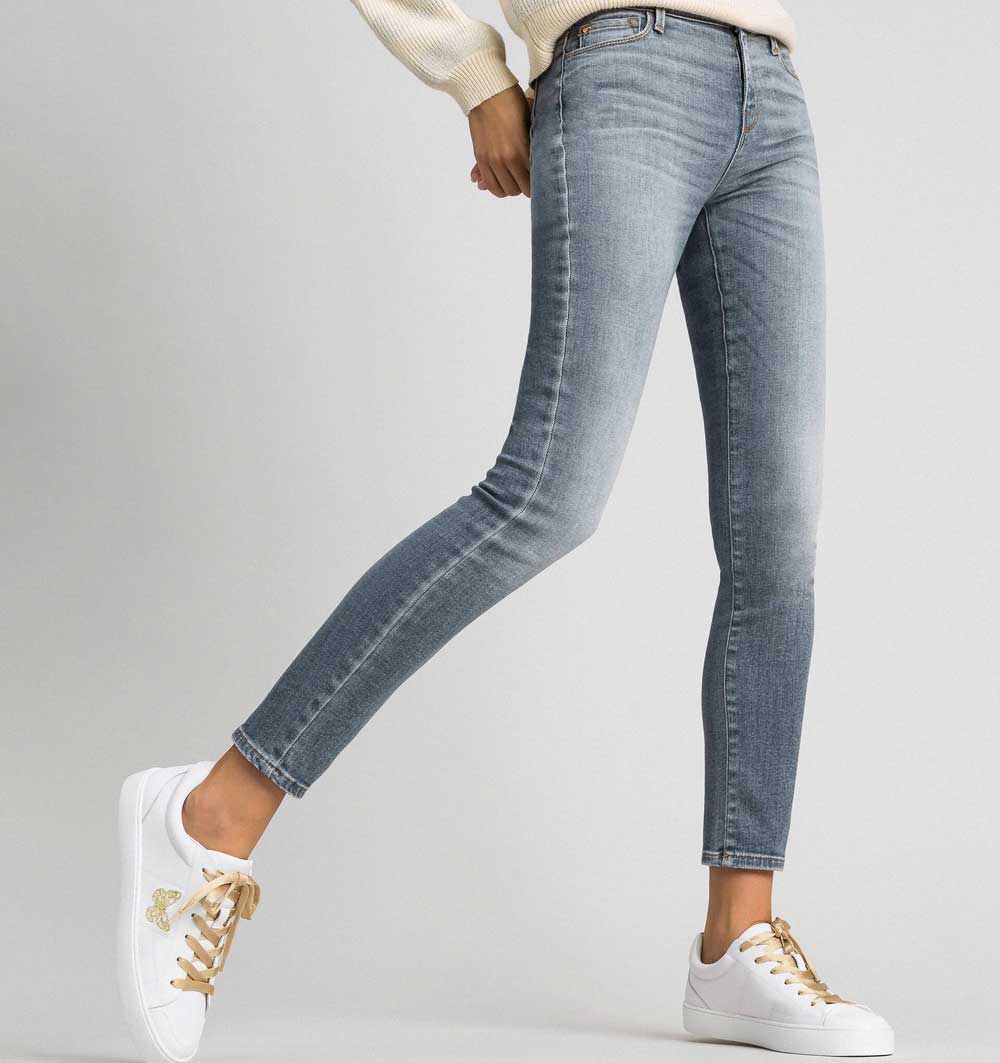 Jeans push up cinque tasche Jeans push up cinque tasche