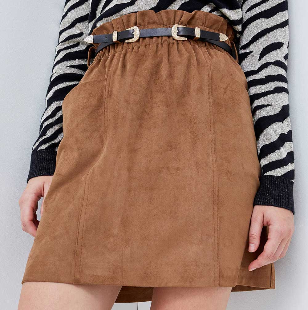 Gonna corta in suede Gonna corta in suede