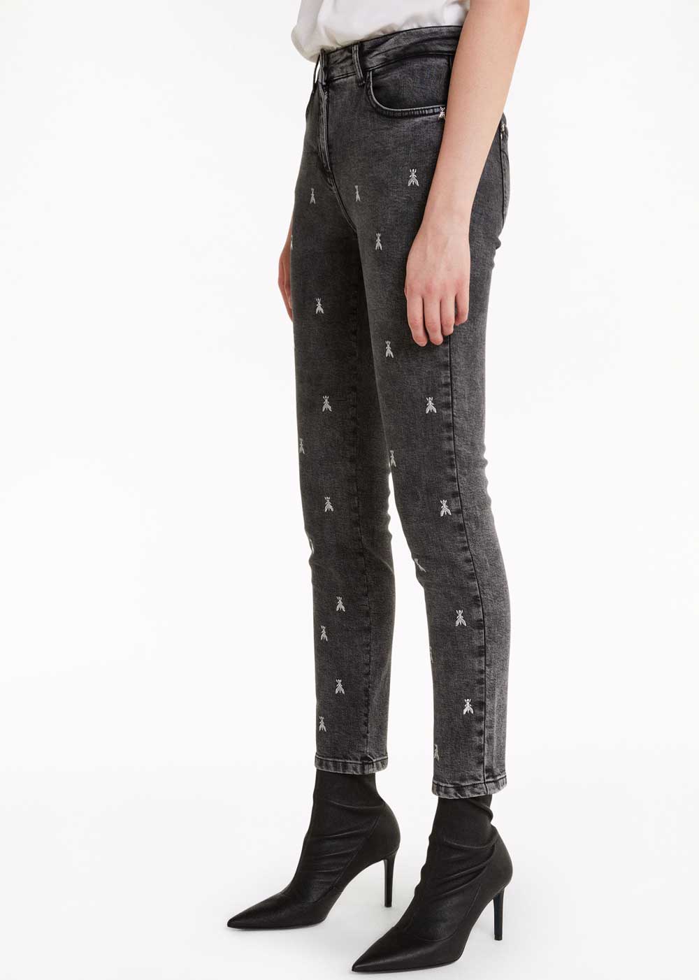 Jeans con ricamo Jeans con ricamo