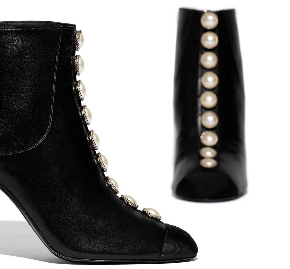 Tronchetti Chanel in pelle Tronchetti Chanel in pelle