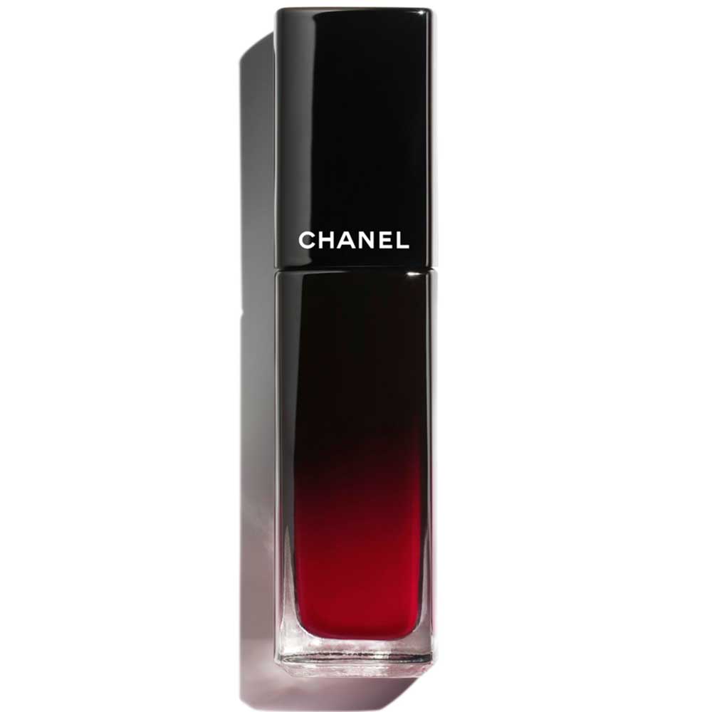 Chanel lipstick rosso