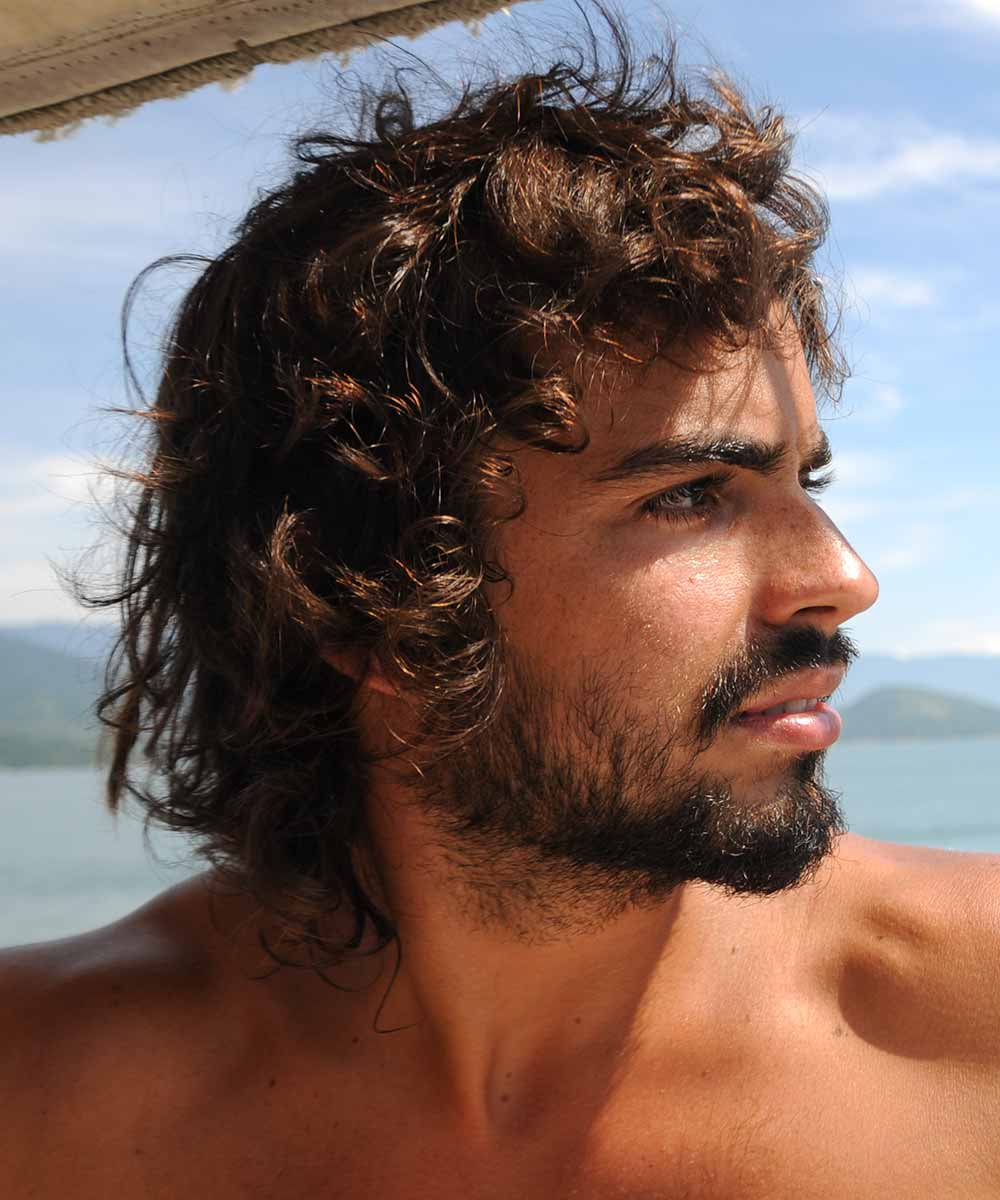 Capelli uomo medio lunghi ricci Capelli uomo medio lunghi ricci