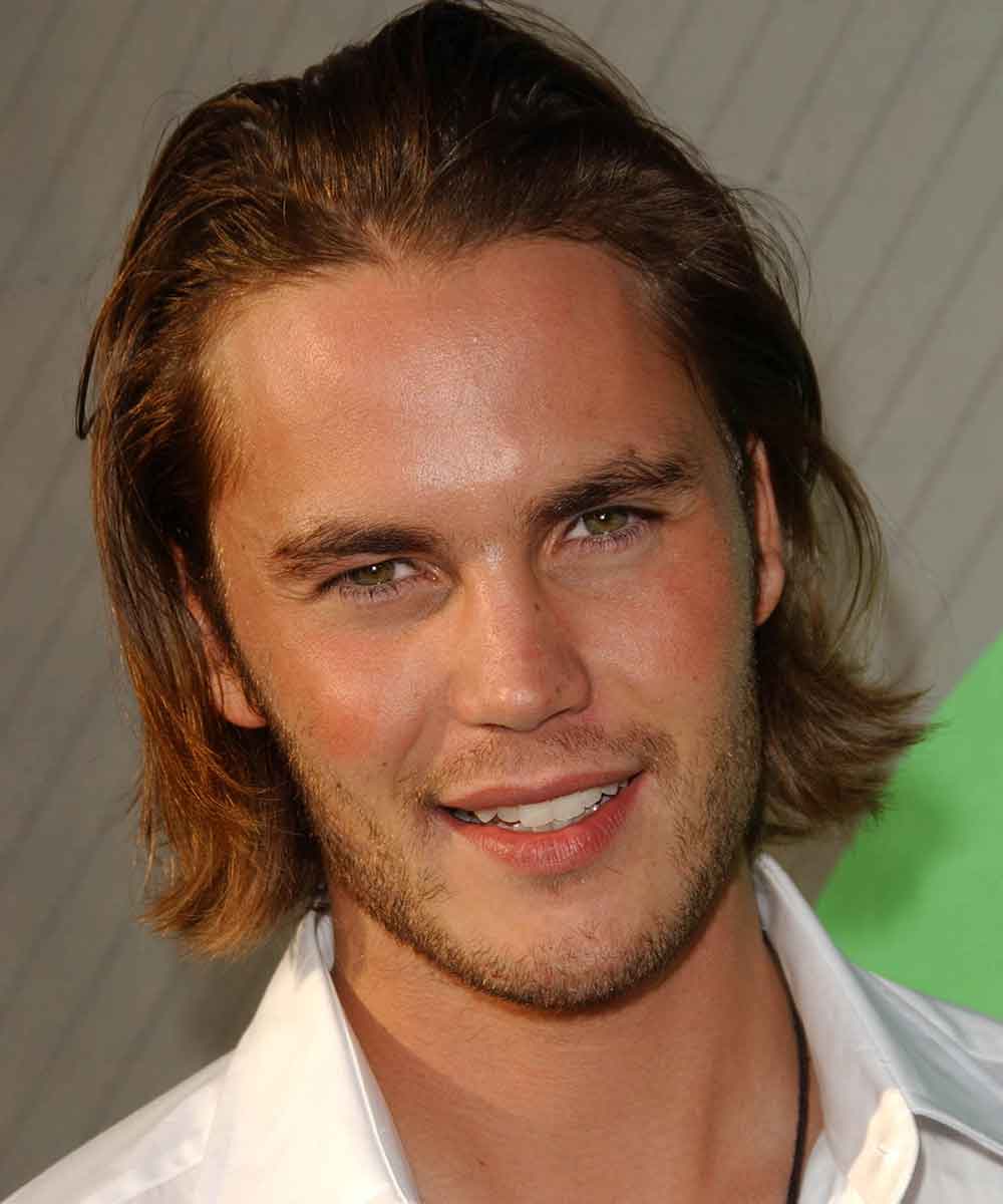 Taylor Kitsch capelli lunghi