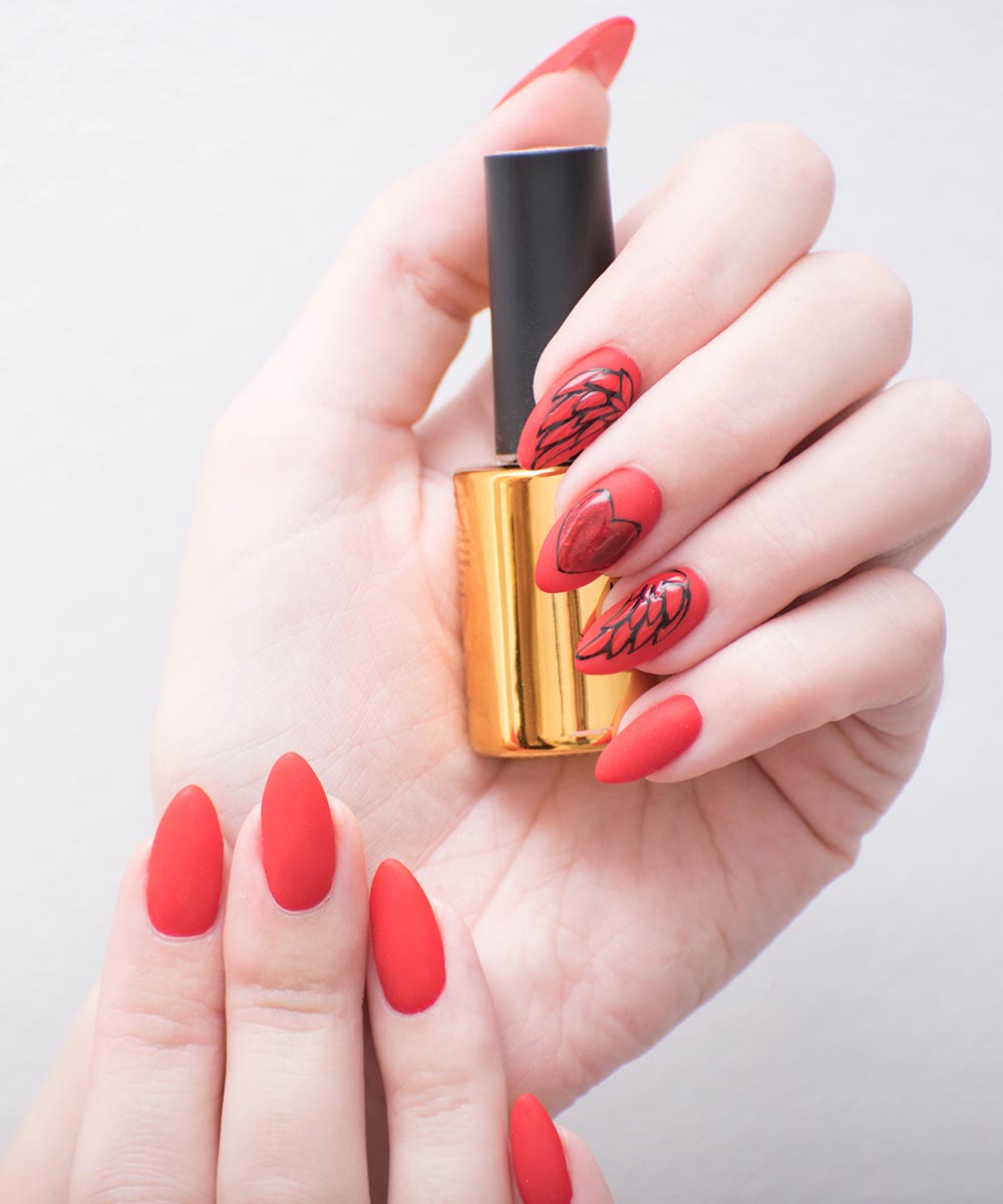 Unghie rosse San Valentino nail art