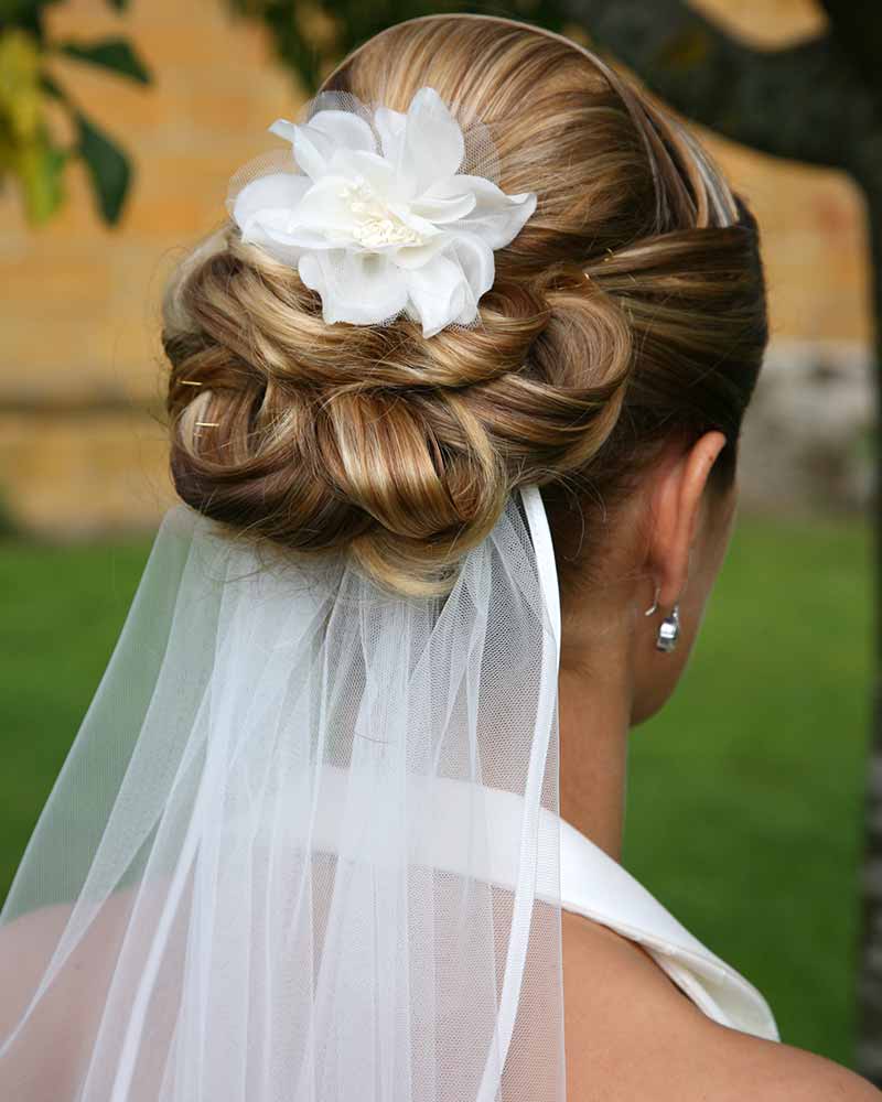 Acconciature raccolti sposa velo Acconciature raccolti sposa velo