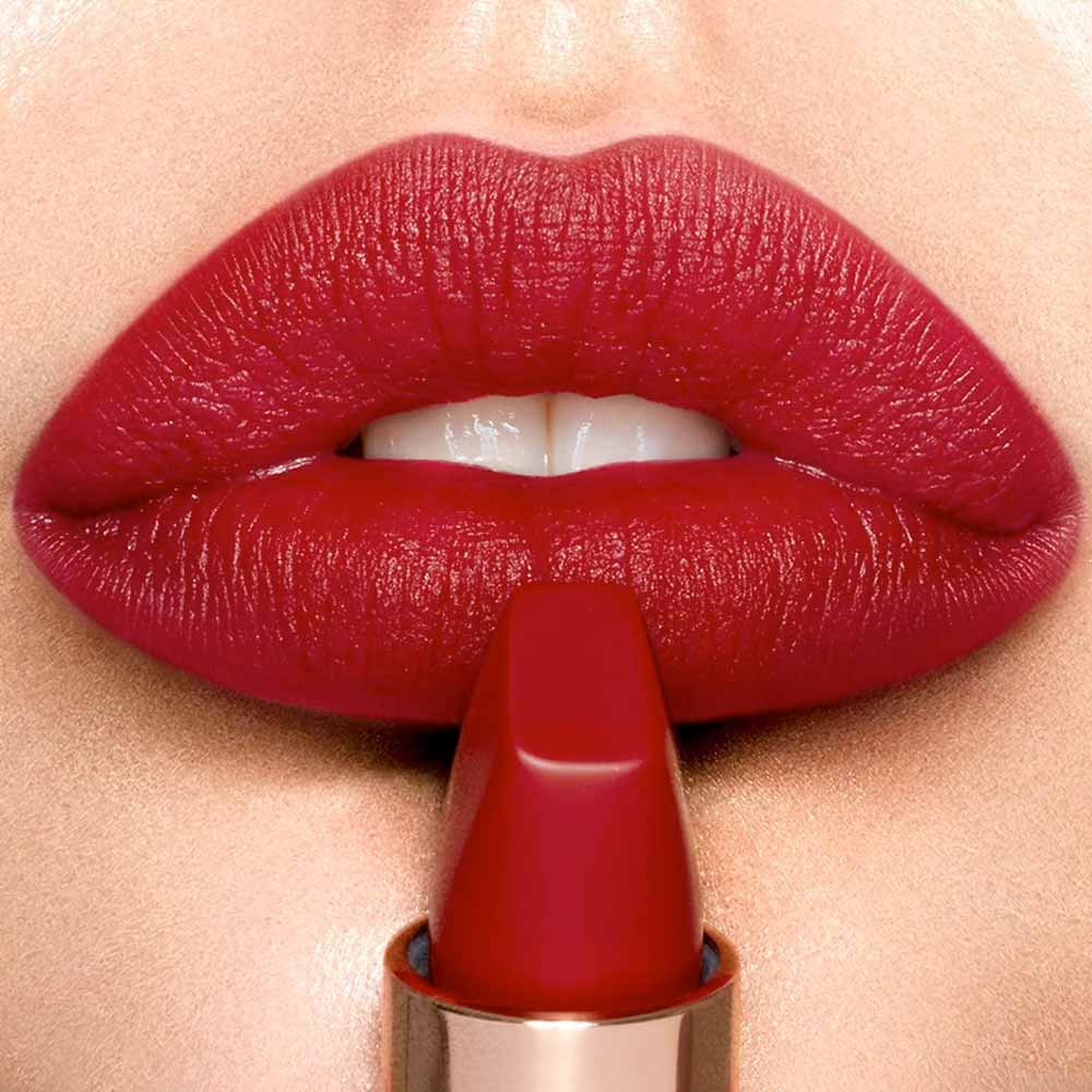 Make up labbra rossetto rosso inverno 2021