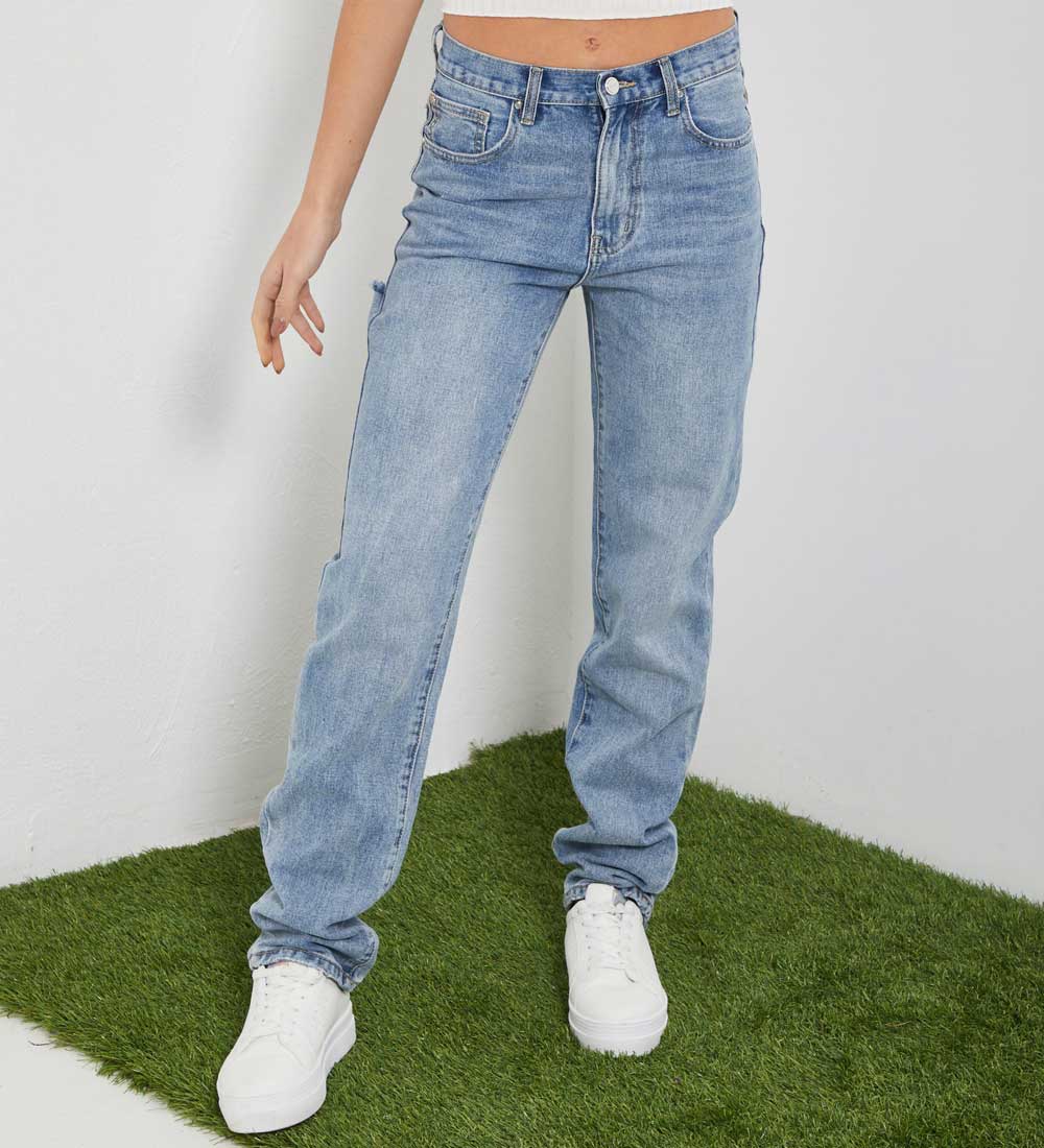 jeans cinque tasche con strappi 
