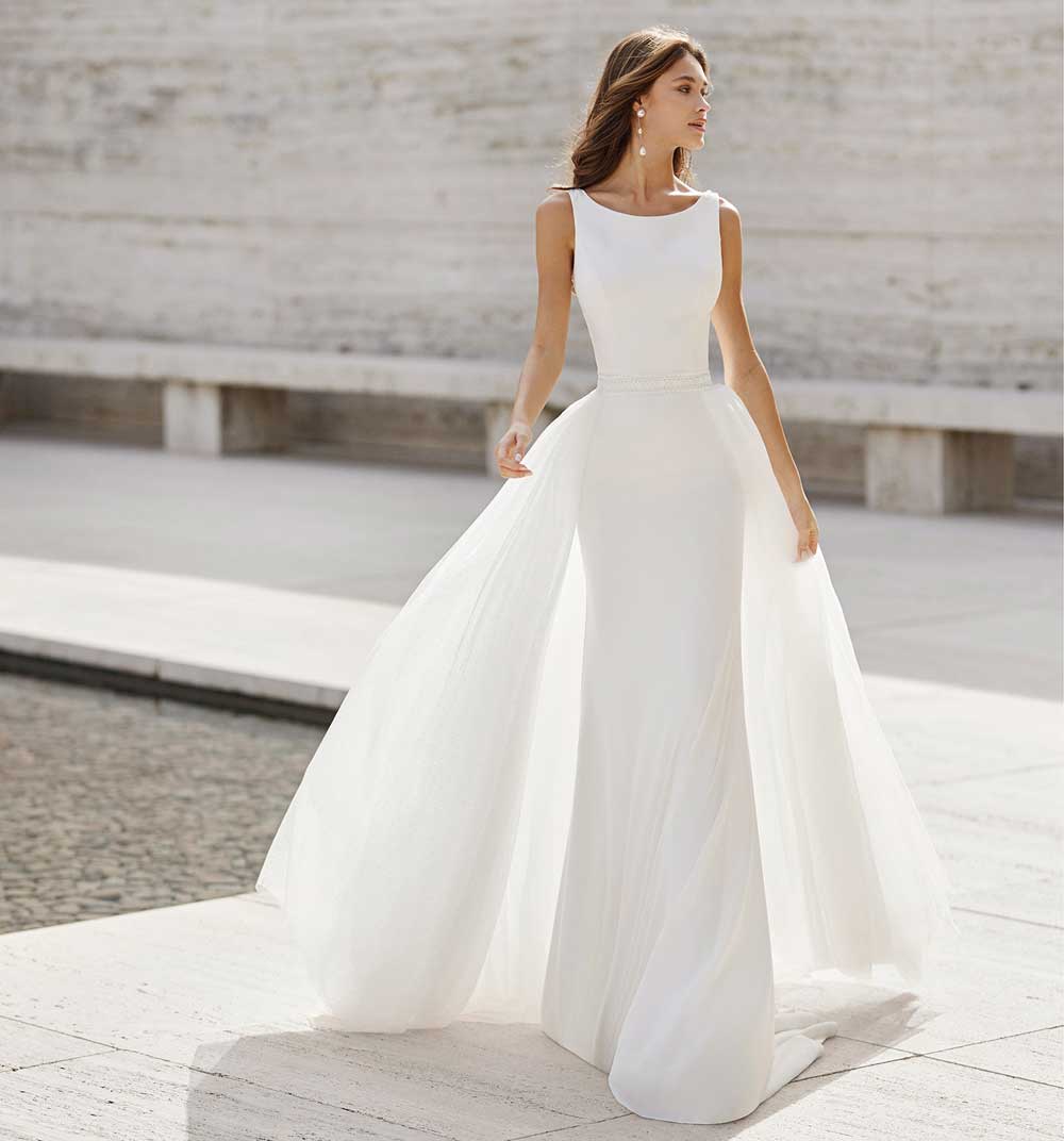 abito da sposa in seta con sopragonna