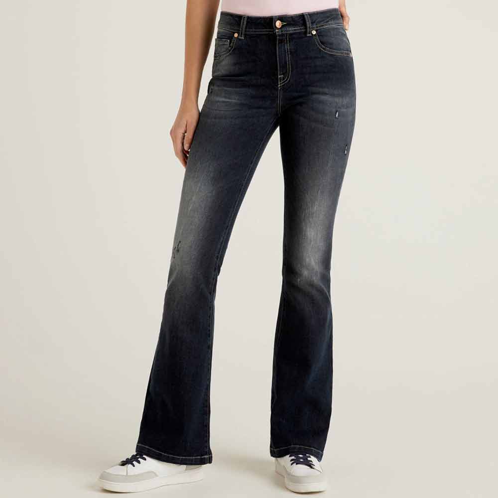 Jeans elasticizzati a zampa