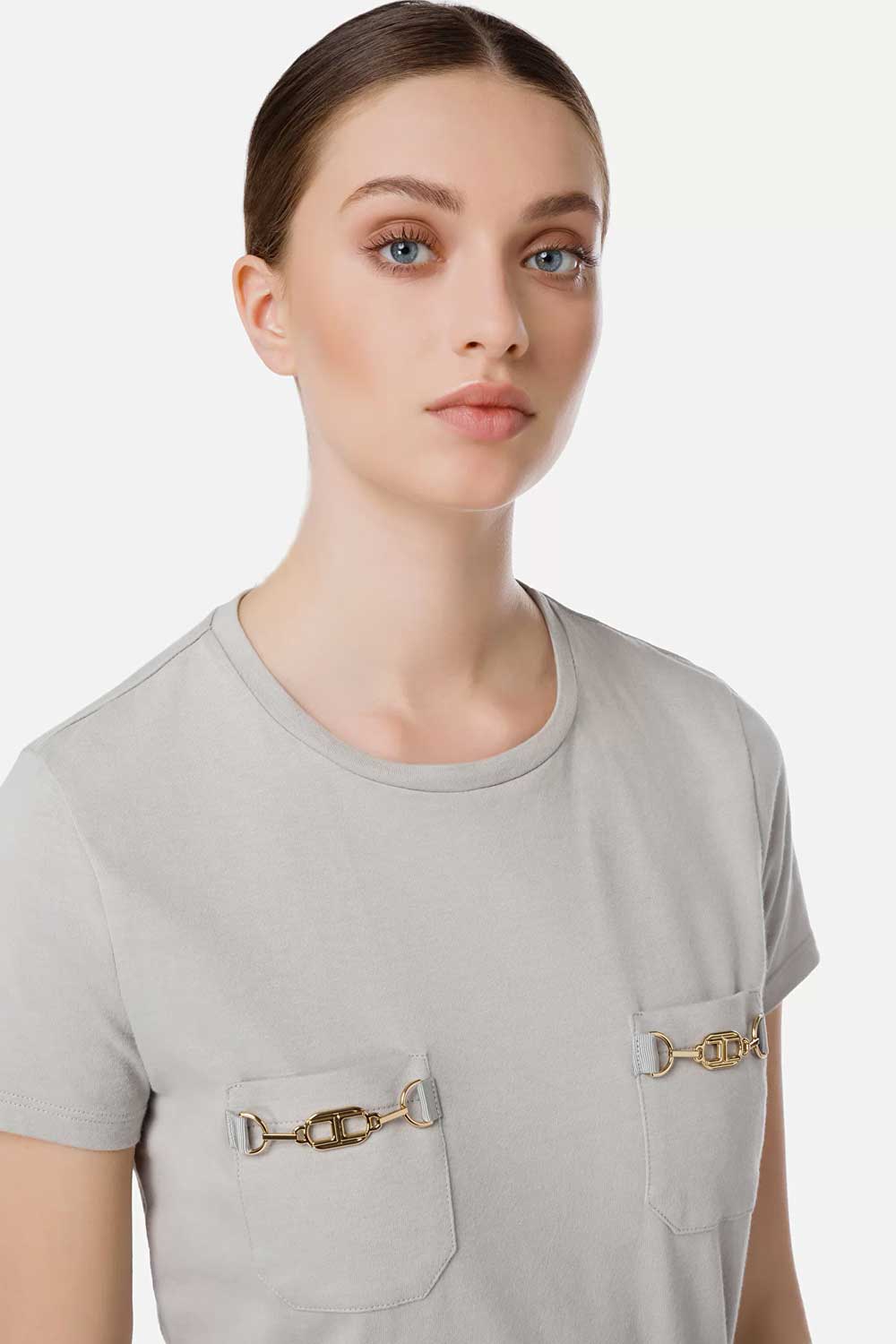 T-shirt girocollo con morsetti oro