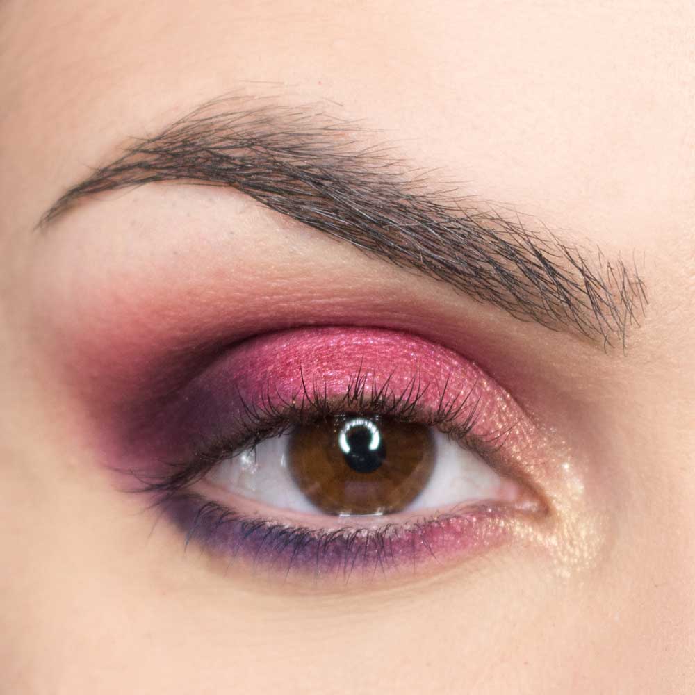 Make up per occhi marroni con ombretto viola