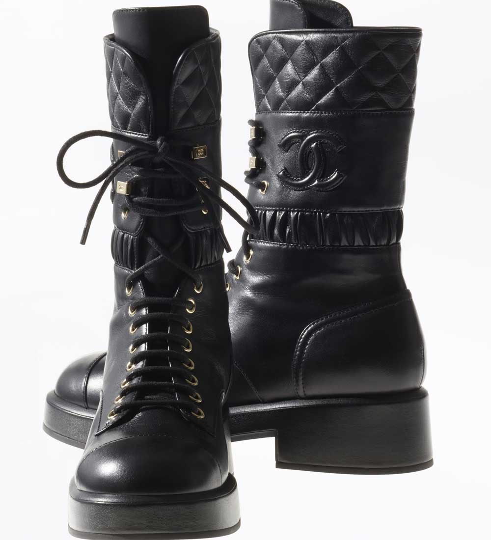 stivaletti stringati neri Chanel stivaletti stringati neri Chanel