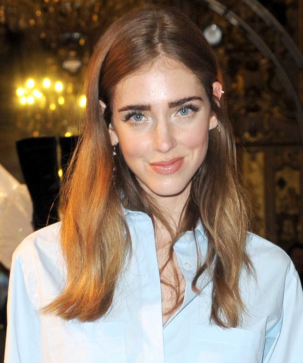 Chiara Ferragni capelli lunghi biondo cenere