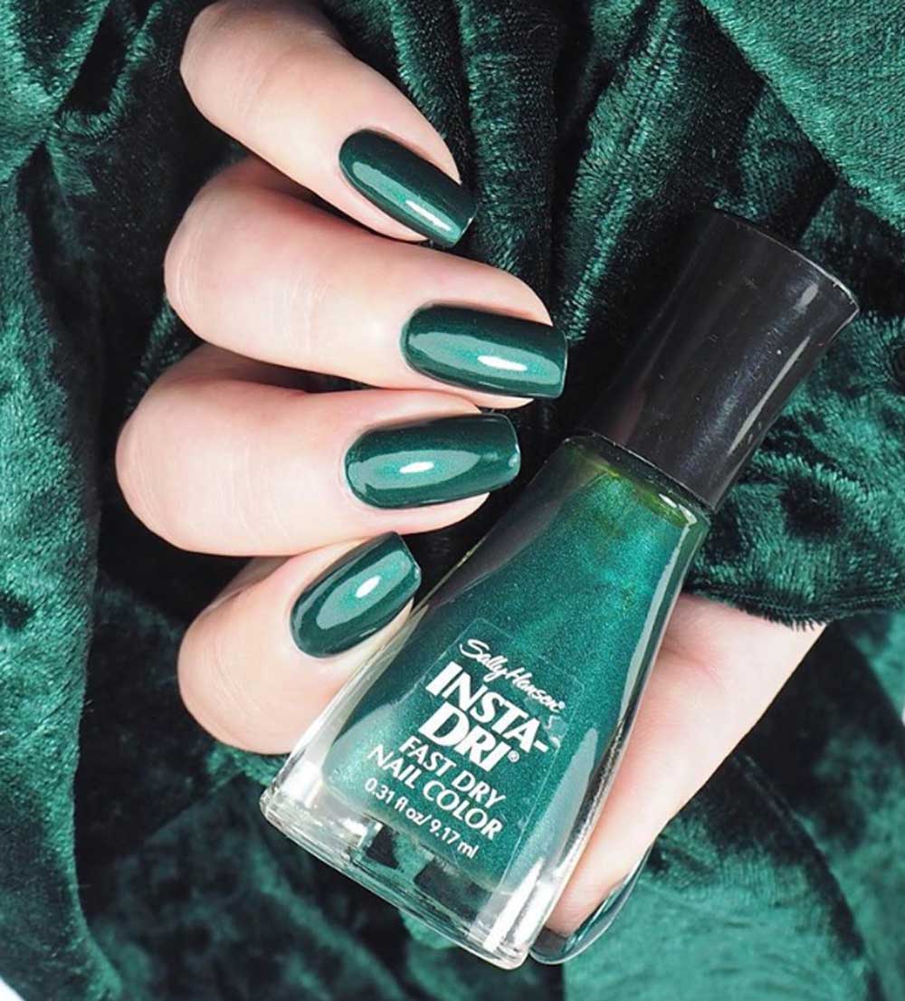 Manicure verde scuro autunno