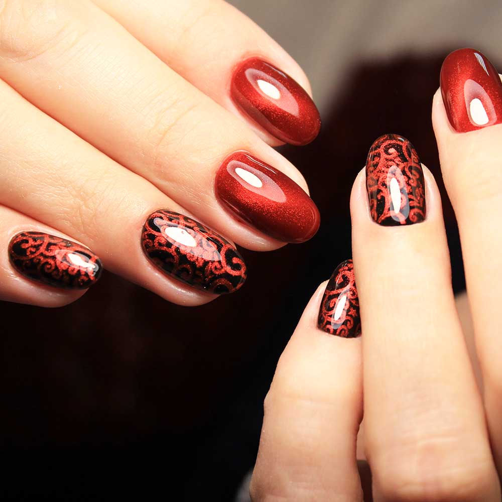 Unghie rosse natalizie Unghie rosse natalizie
