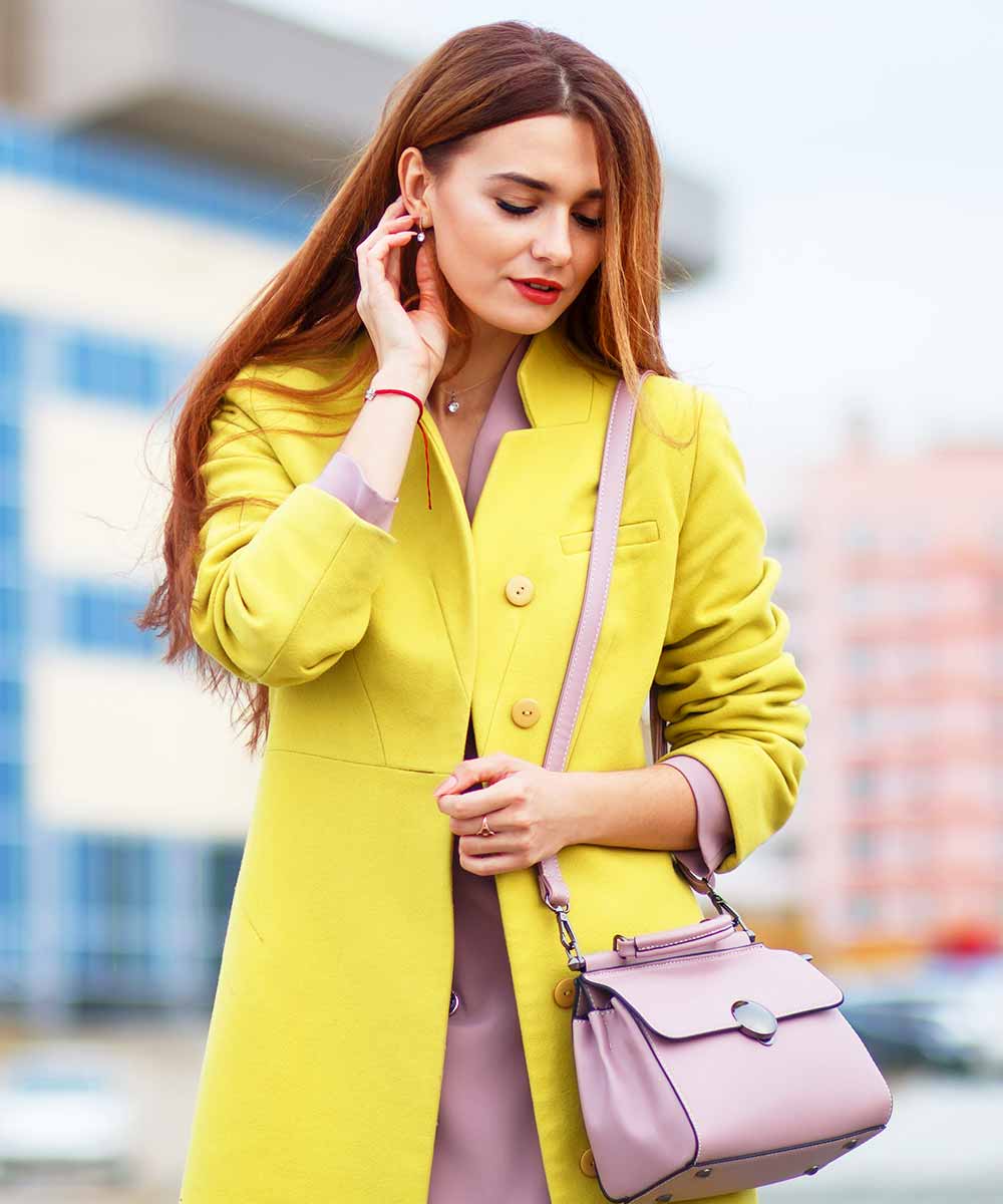 Outfit moda giallo e rosa Pantone 2021