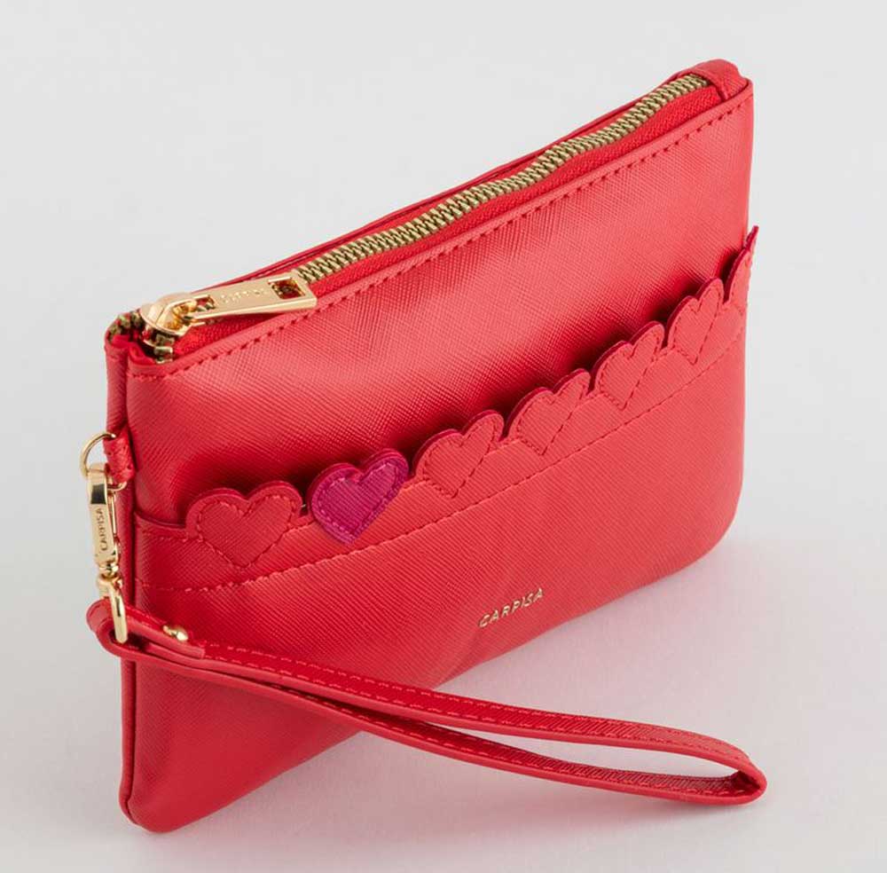 pochette rossa con cuori