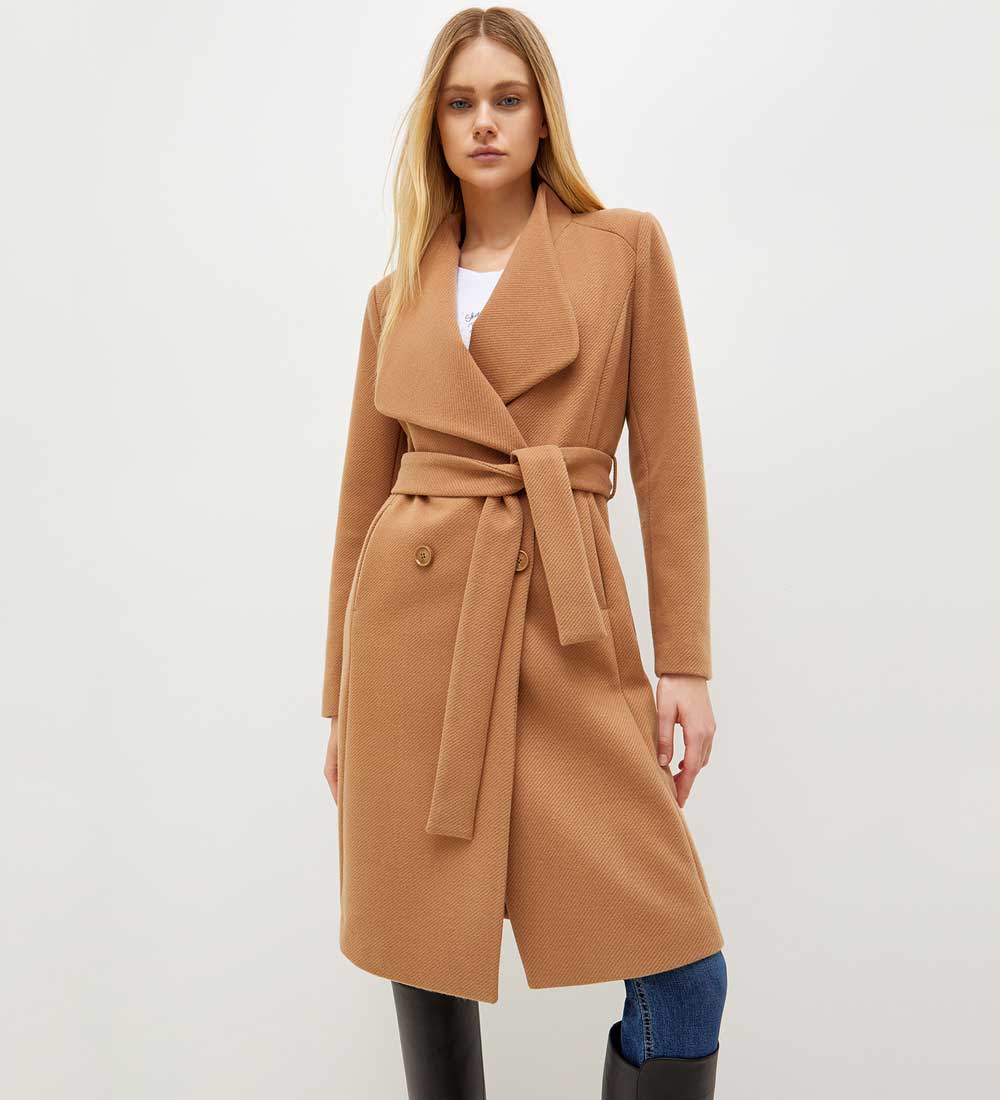 Cappotto doppiopetto con cintura Cappotto doppiopetto con cintura