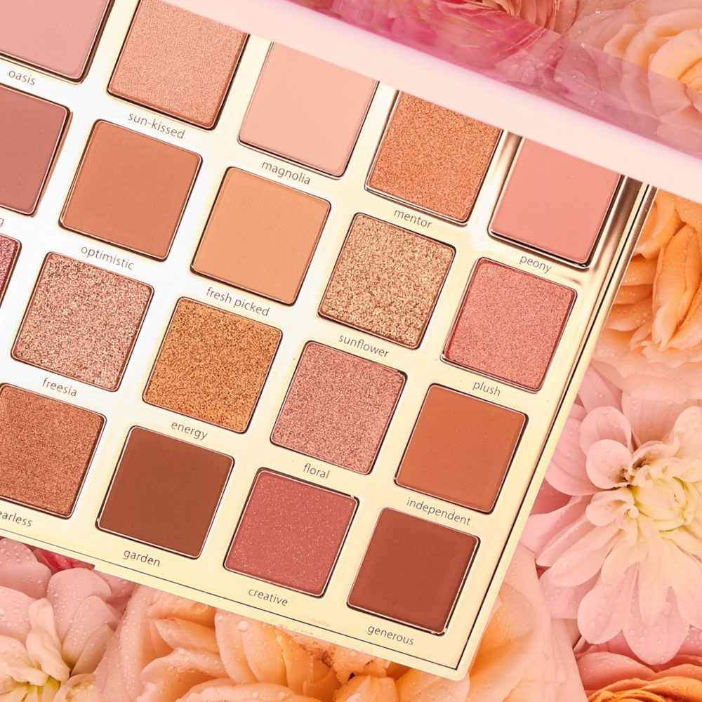 Tendenza trucco 2022 ombretti nude Tendenza trucco 2022 ombretti nude